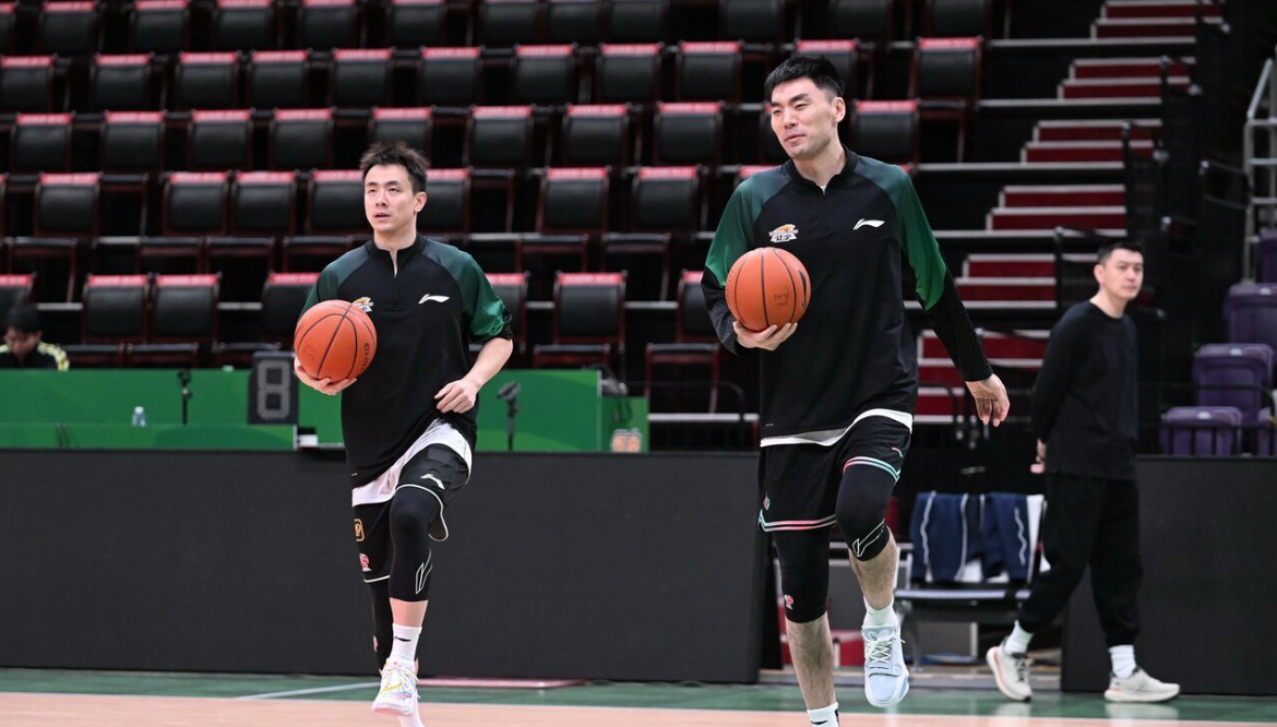 像郭艾伦张镇麟那样？赵继伟向辽篮表忠心 曝他休赛期曾接触首钢